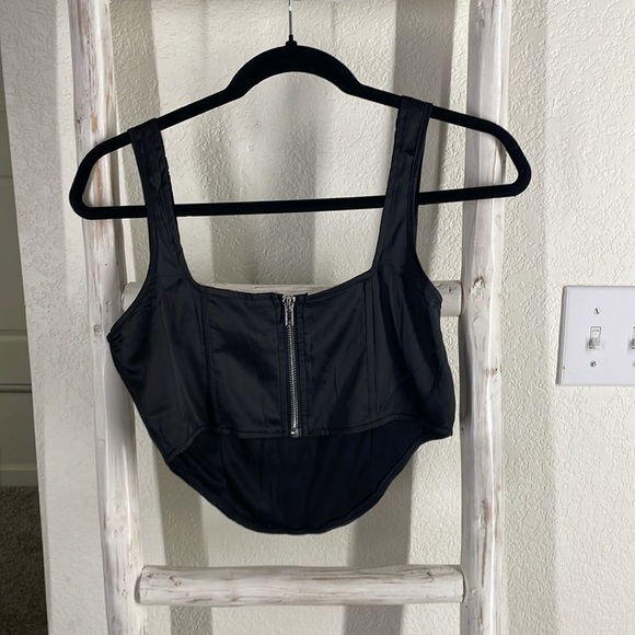 Missguided Black Crop Top - Picture 6 of 6